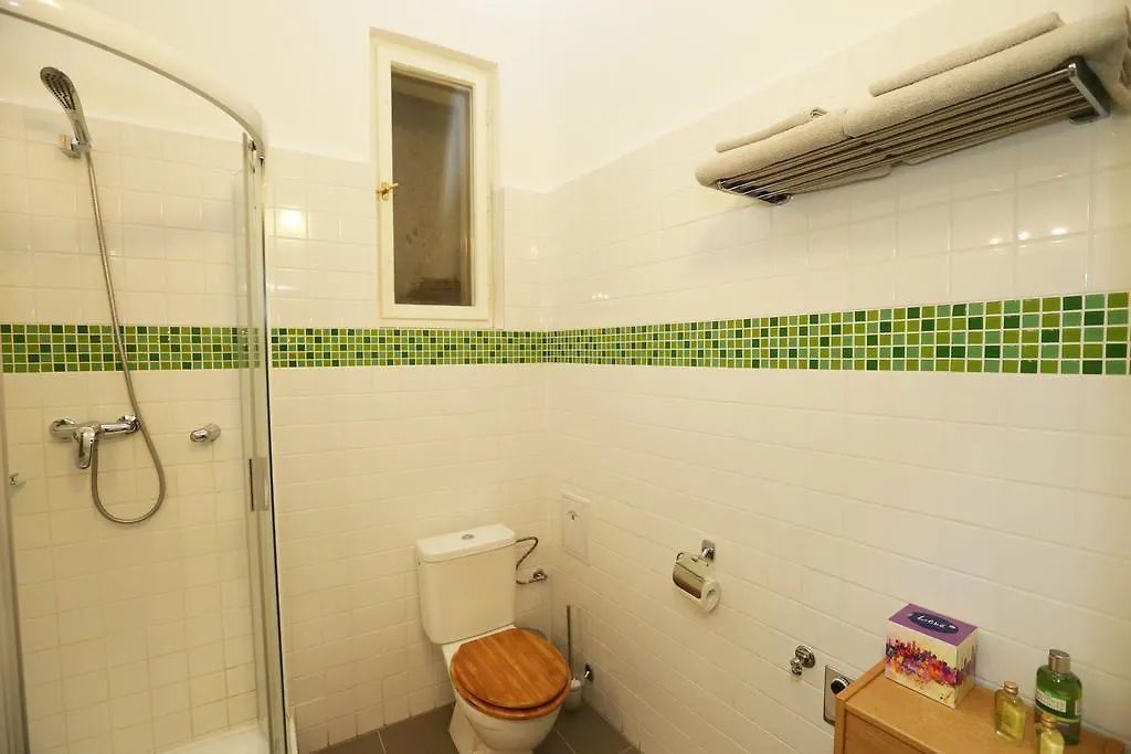 Greg Apartments Kampa Прага
